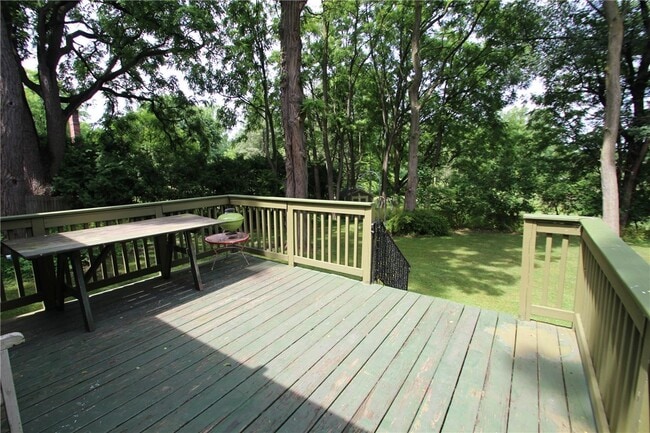 Photo - 337 Mendon Rd