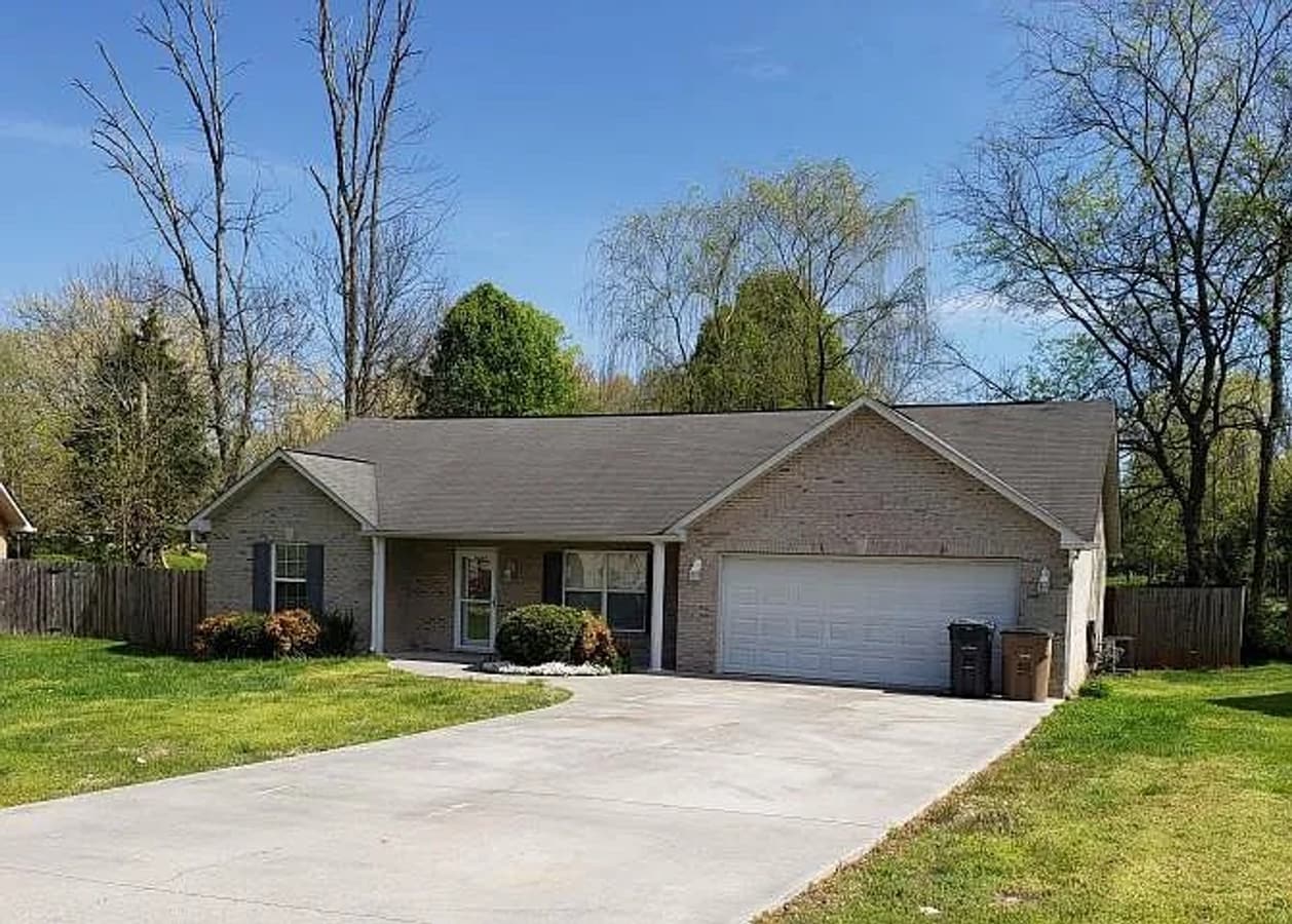 Single-Level Living in an Unbeatable Location - Single-Level Living in an Unbeatable Location