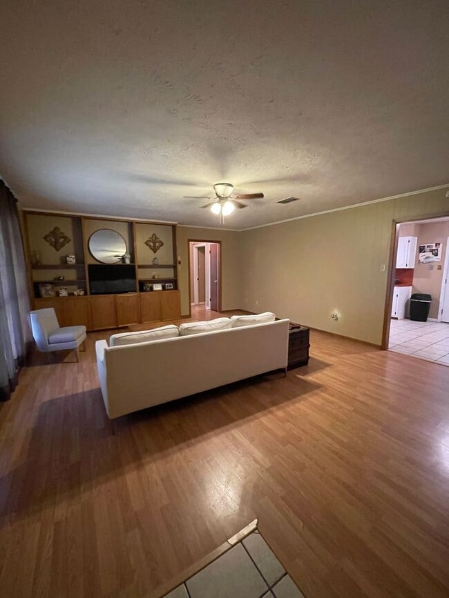 Photo - Beautiful 3 Bed 2 Bath Brick Home!