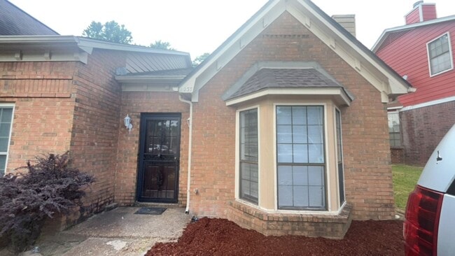 Building Photo - 4 Success in now offering this Spacious 2.... Rental