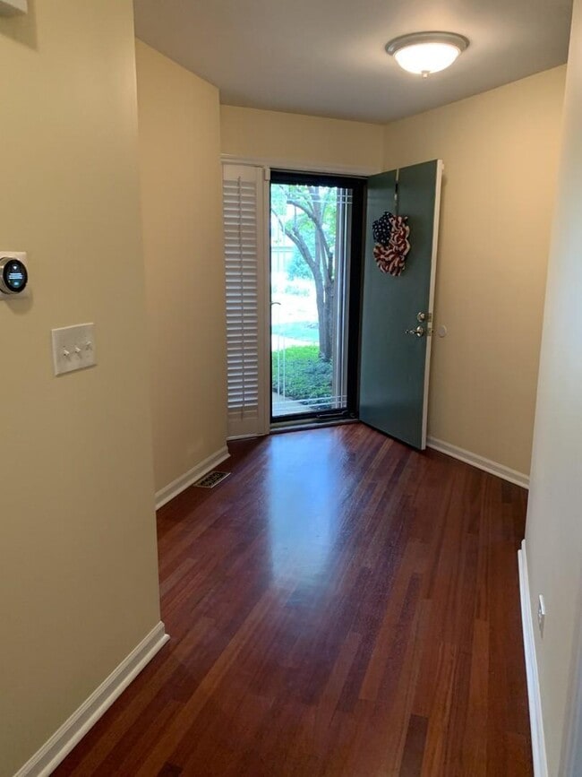 Photo - 946 N Shoreline Rd