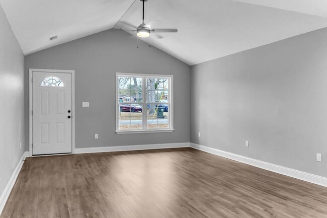 Photo - 303 Wright St