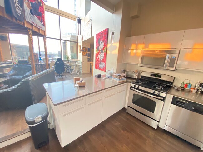 Photo - 1130 Boylston St