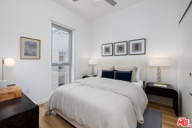 Photo - 3223 Wilshire Blvd Unit 306