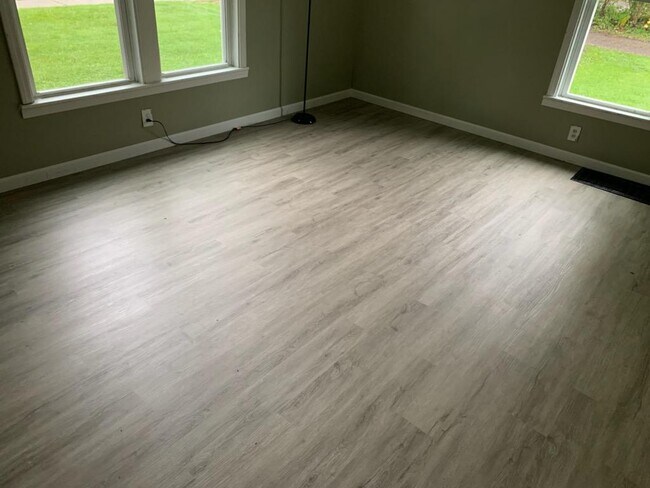 Photo - 740 South Saginaw St