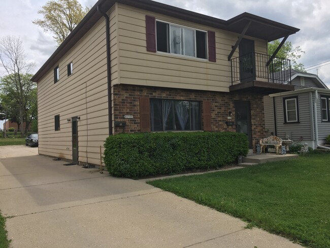 Front - 3150 S 95th St Townhome