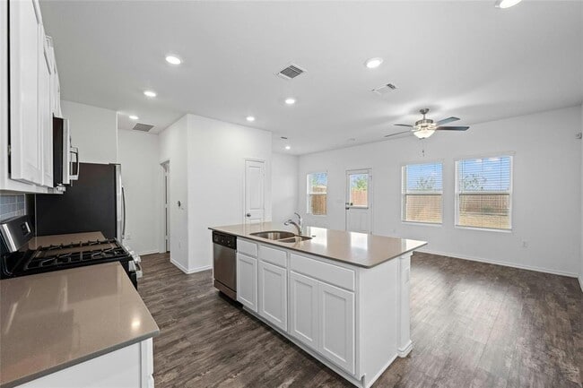 Photo - 15216 Spruce Frost Cv