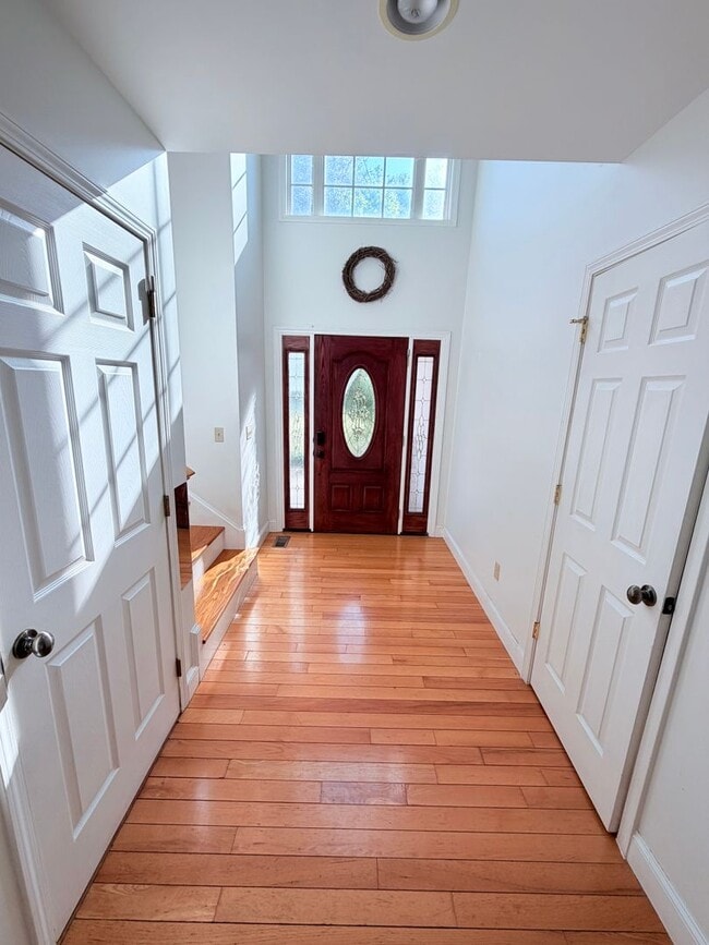 Photo - Spacious 3 Bed, 3.5 Bath Home - Convenient Mars Hill Location