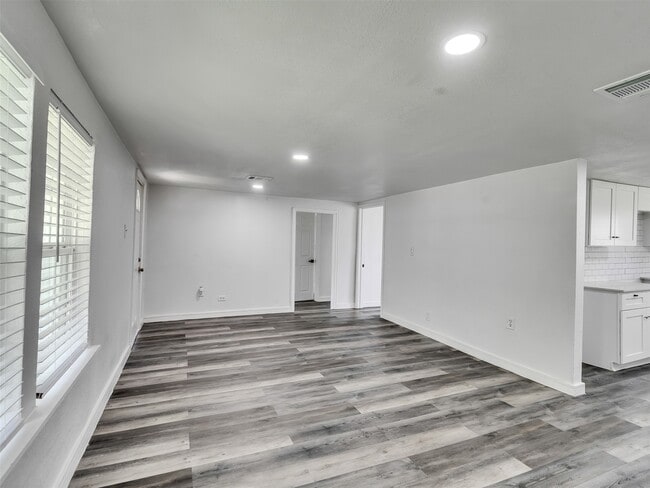 Photo - 7812 Cora St