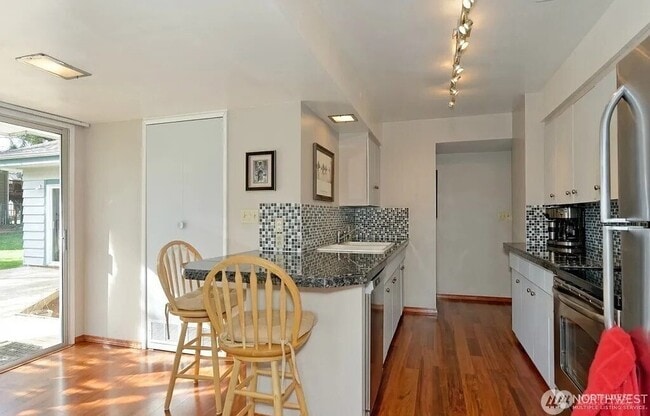 10221 132nd Ave NE