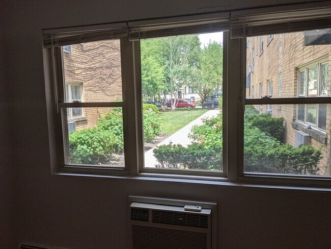 Photo - 1711 W Estes Ave Unit 1s