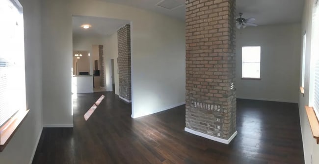 Photo - 2721 Second St