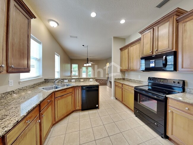 Photo - 700 Porto Cristo Ave