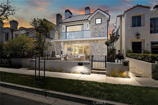 Building Photo - 509 Carnation Ave Rental