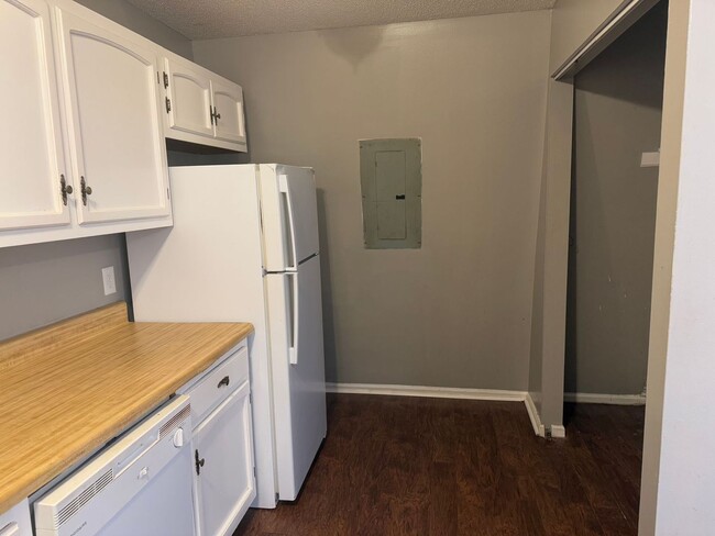 Photo - Two bedroom, 1 bath apartment in Haw River Unit A