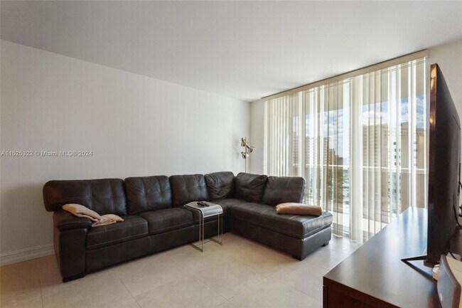 Photo - 1800 S Ocean Dr Unidad 809