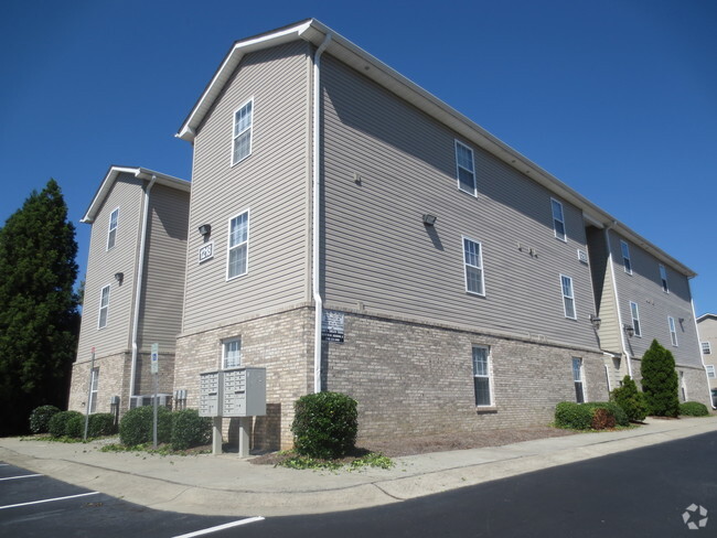 Building Photo - The Edge Student Apartments