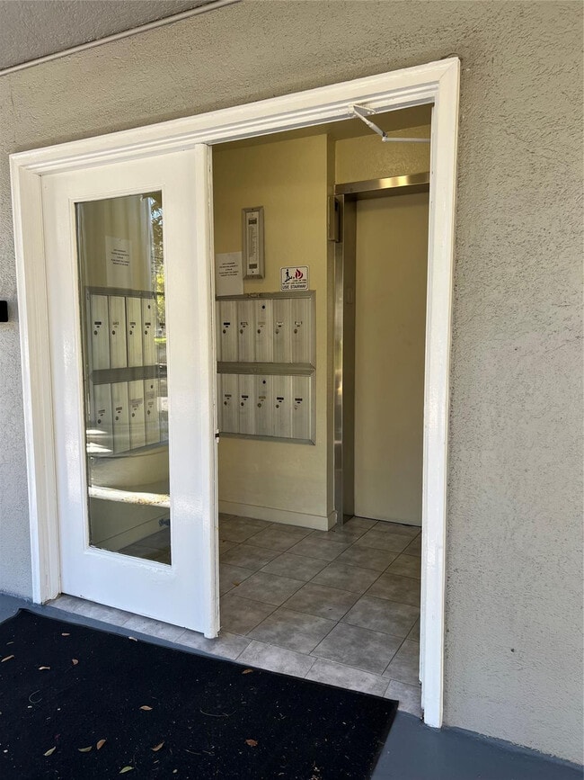 Photo - 1526 Whitehall Dr Unidad 402