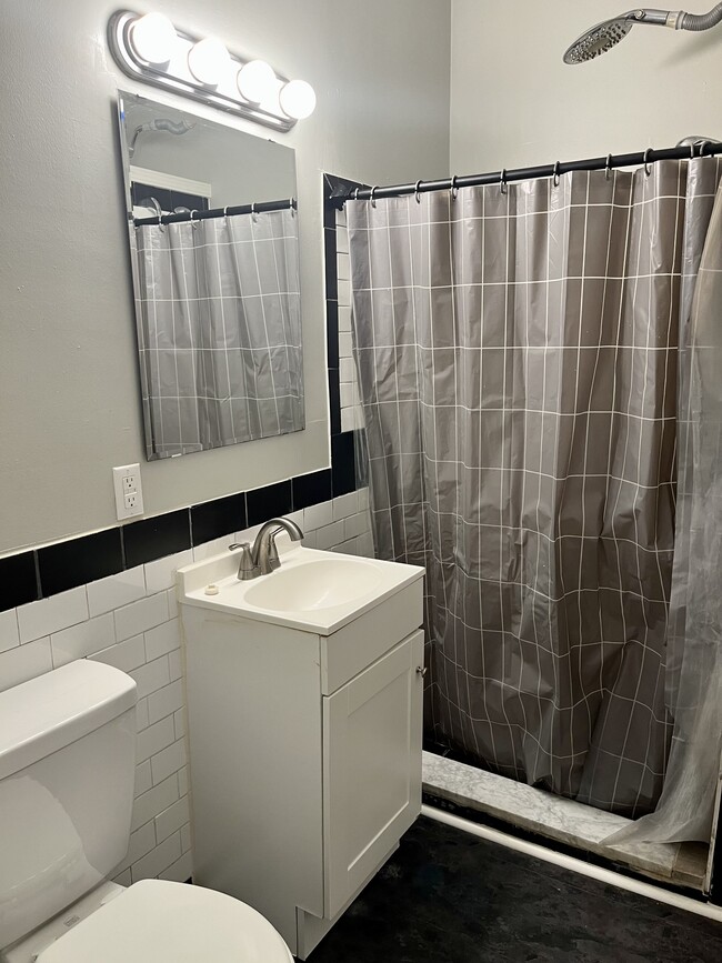Photo - 7529 Roslyn St Unit 1B