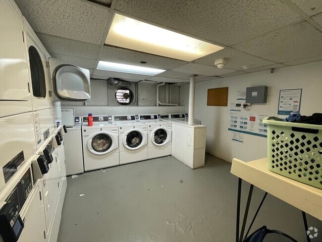 Building Photo - 370 Chestnut Hill Ave Unit 54 Rental