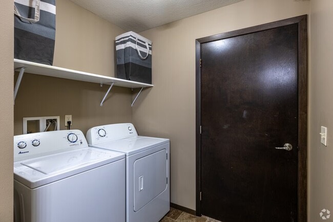 Villas at Canyon Creek Apartments