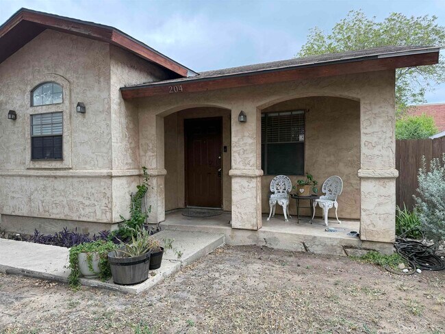 Photo - 204 Northpoint Dr