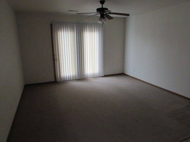 Photo - 7571-MF2-E4 Unit A