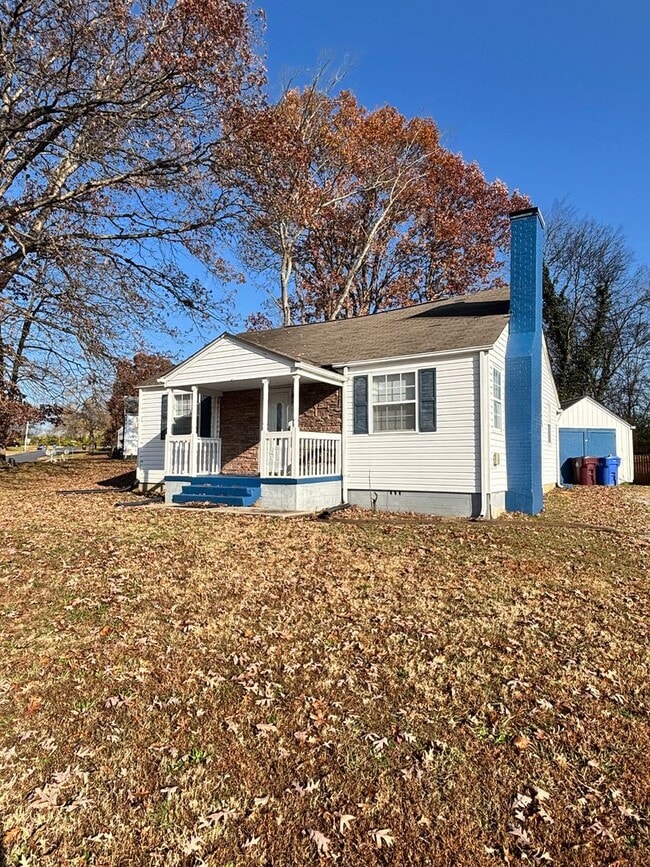 Building Photo - Cozy 3bd/2bth Cottage in Alcoa!