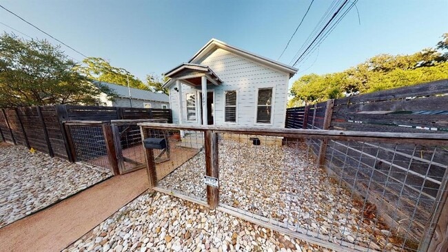 Photo - 1207 Salina St Casa