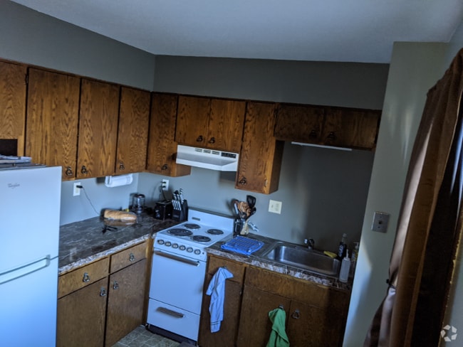 Building Photo - 215 1/2 Main Ave S Unit 2 Rental