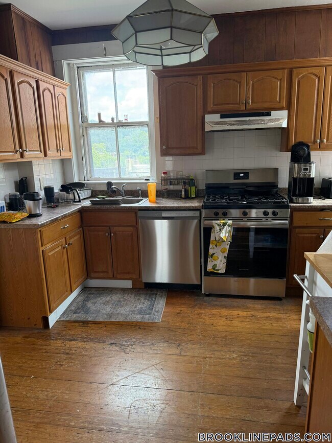 Photo - 1673 Beacon St Unit 2