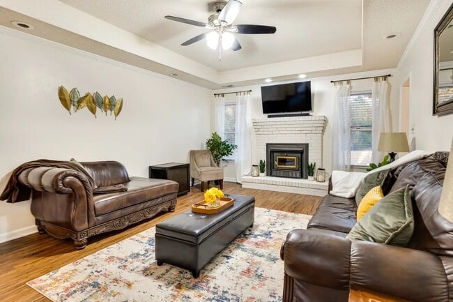108 Adalene Ln