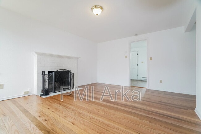 Photo - 7306 S 115th St
