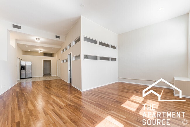 Building Photo - 2120 W Grand Ave Rental