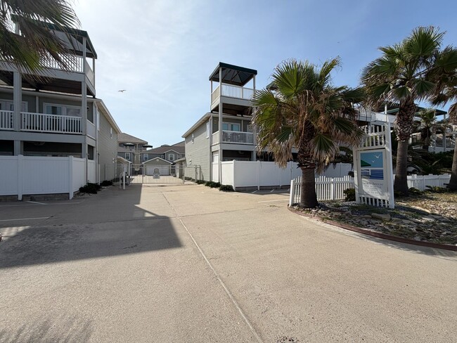Photo - 14901 Windward Dr