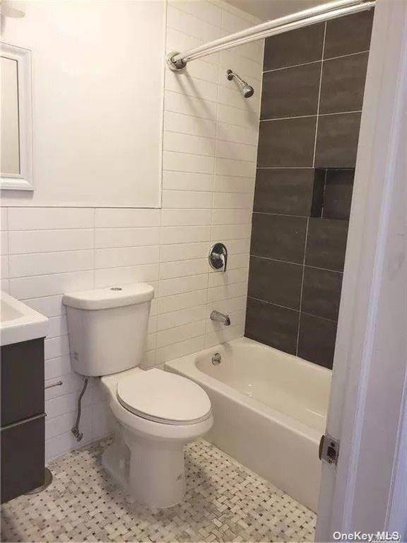 Photo - 949 E 89th St