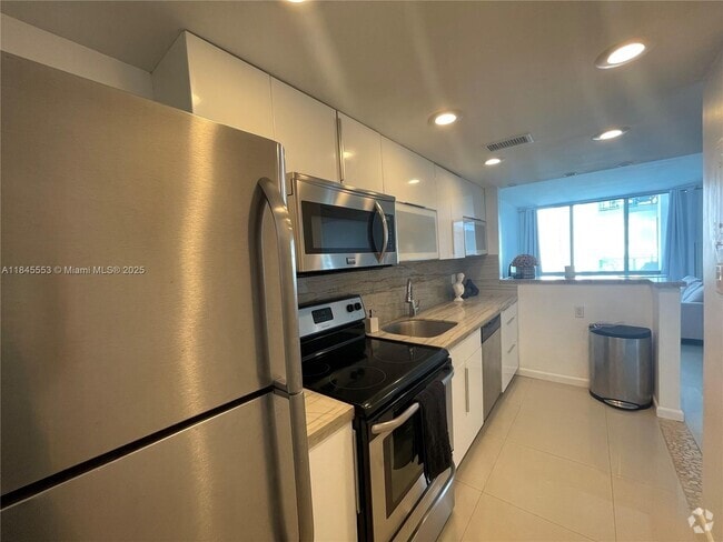 Building Photo - 1000 West Ave Unit 622 Rental
