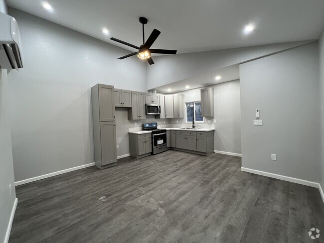 Building Photo - 1750 W 82nd St Unit 1750 Rental