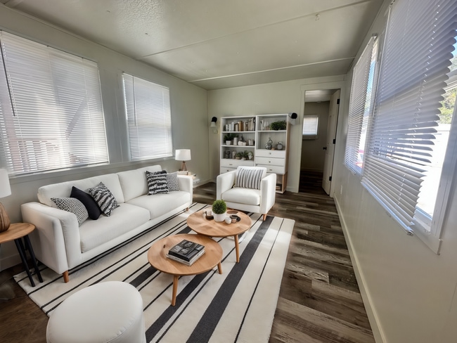 Building Photo - 500 S Main St