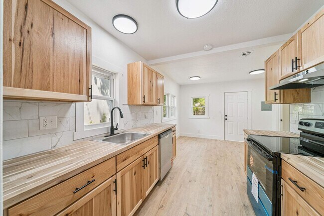 Photo - 4847 S 32nd W Ave