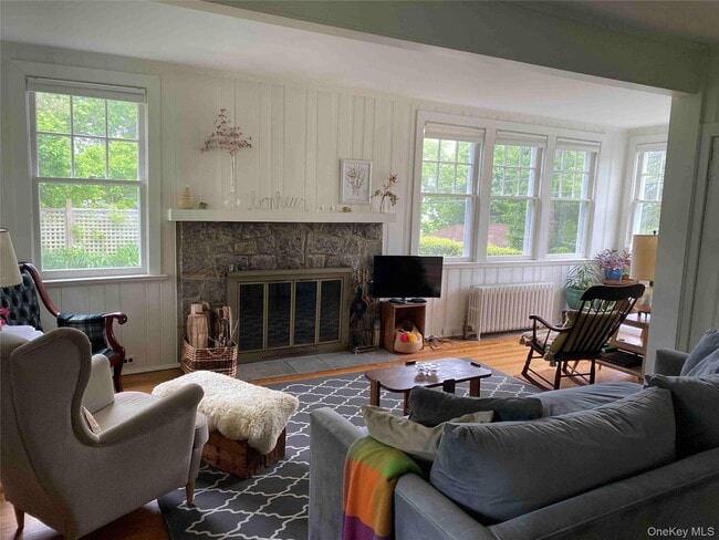 Photo - 161 W 15th Ave