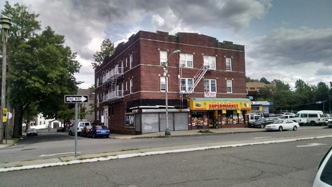 Primary Photo - 12-16 Ampere Pky Apartments