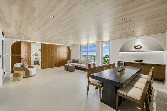 Building Photo - 9511 Collins Ave Unit 1209 Rental