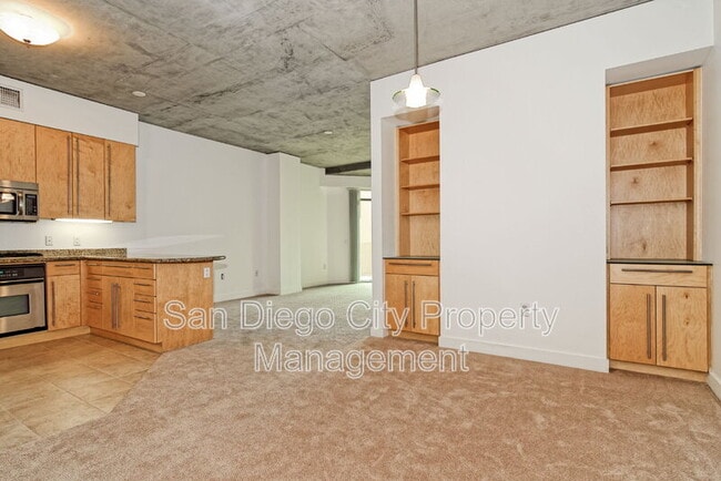 Building Photo - 801 Ash St