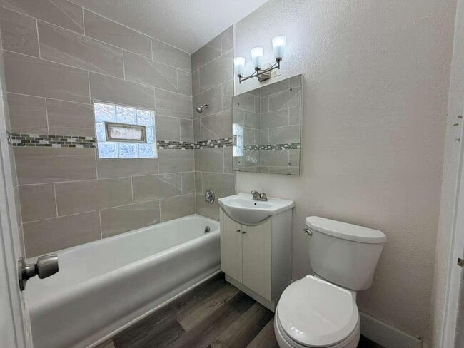 Building Photo - 2213 N 57th St