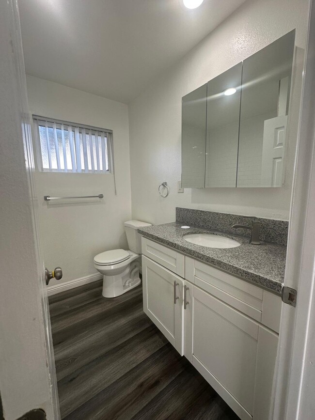 Photo - 16121 Clark Ave Unidad 2