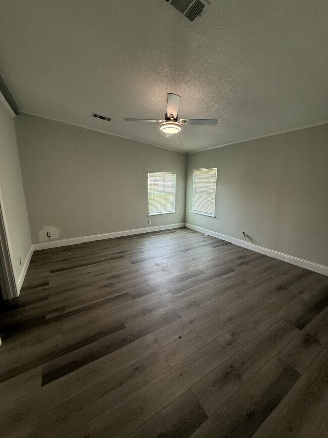 Photo - Charming 3/2 Mobile Home Retreat in Serene...