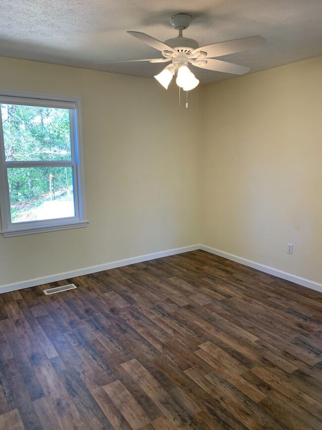 Photo - Bayless Street Downtown One Bedroom