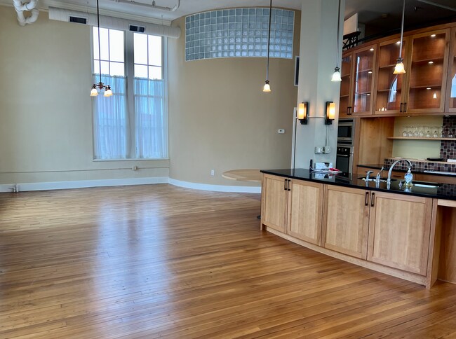 Photo - 320 E Clayton St Unit 400