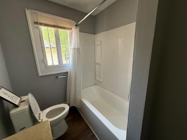 Photo - 1126 Boulevard